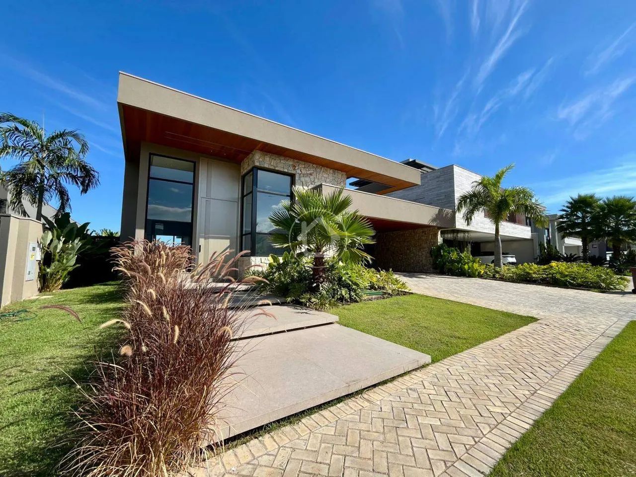 CASA TERREA COM 4 SUITES - SUPREMO ITALIA