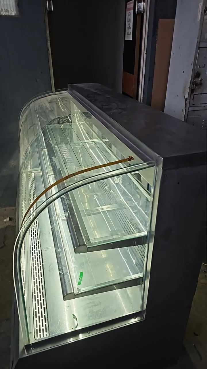VENDO VITRINES PARA PADARIA - FRIA, SECA E QUENTE  - Foto 2