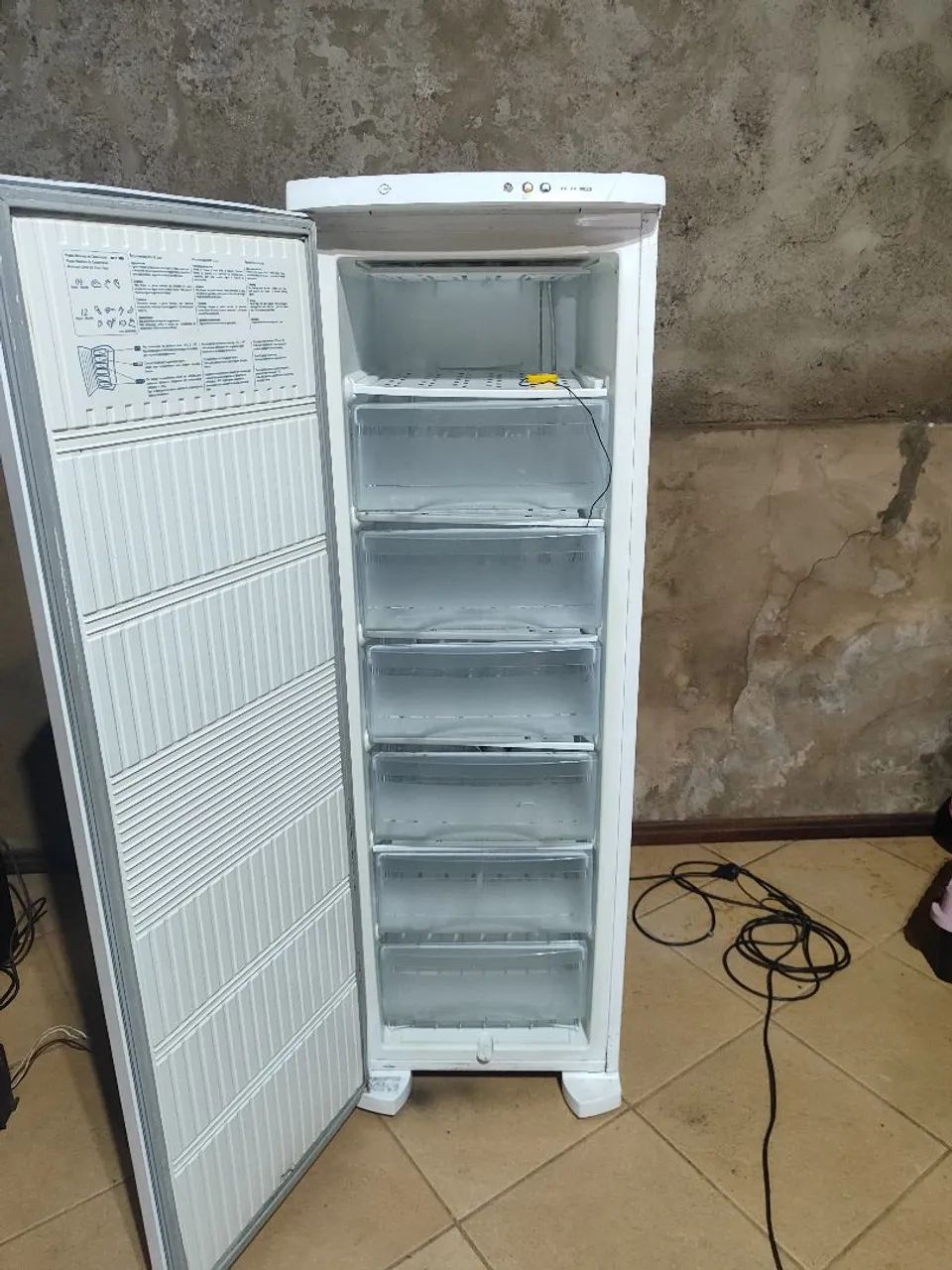 Freezer vertical Eletrolux  - Foto 3