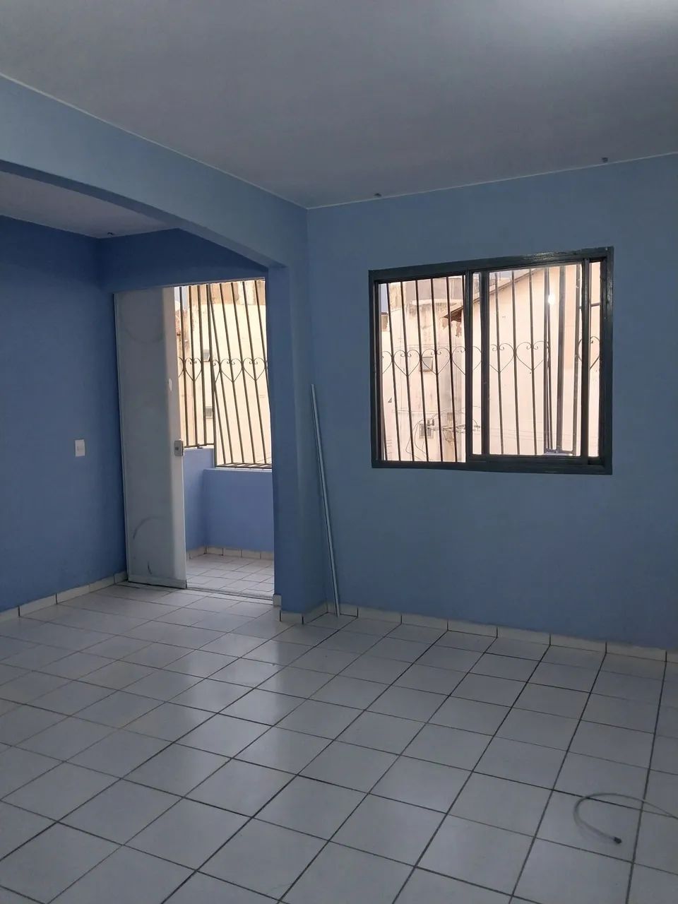 2 quartos com suíte, terceiro andar.