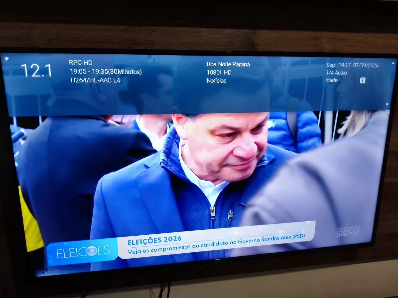 Smart TV Philco 50 polegadas FUNCIONANDO Tem NETFLIX YOUTUBE - Foto 2