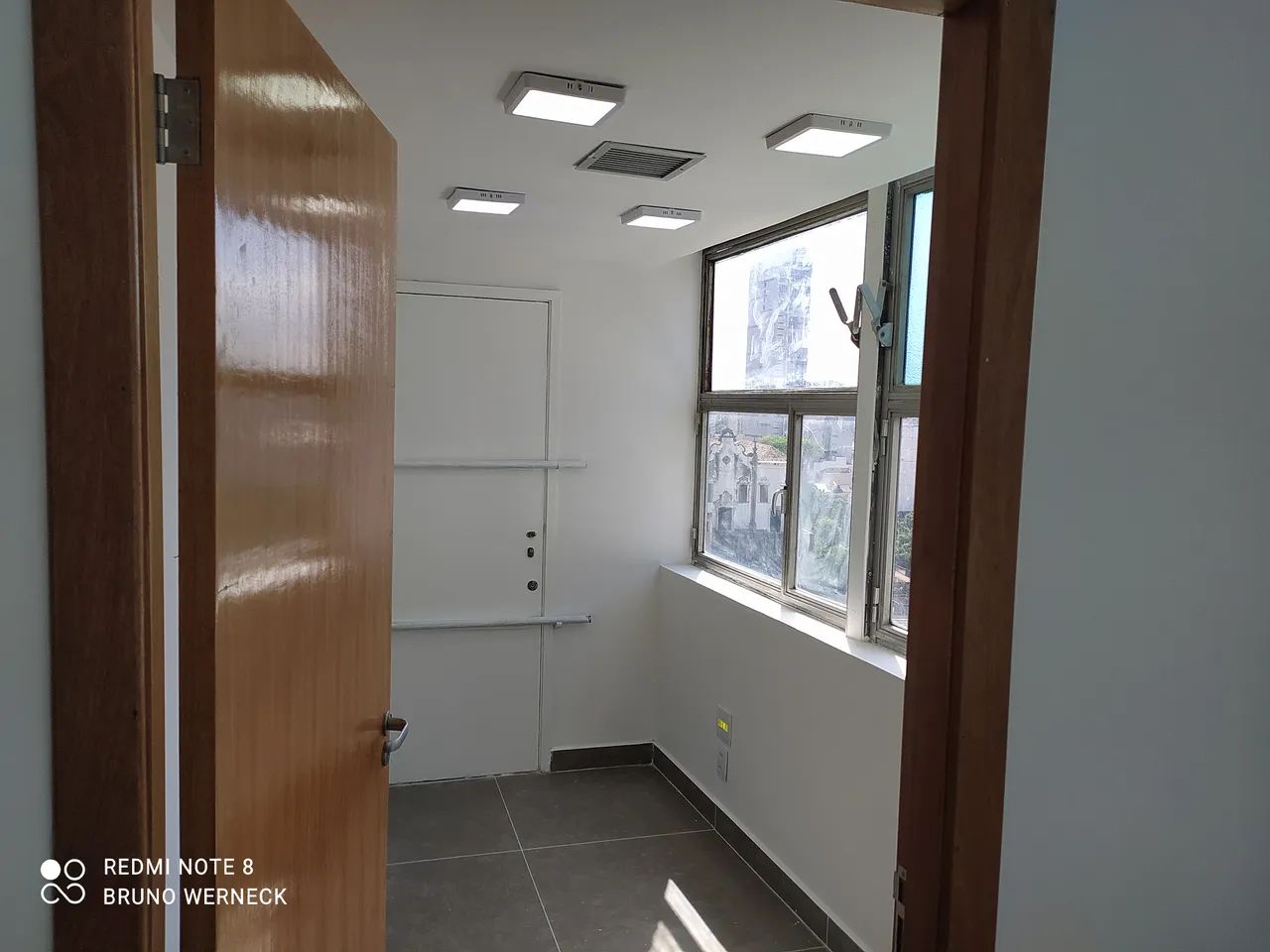 Linda Sala Comercial de 45m2 Para Locação - Completamente Reformada - Foto 6