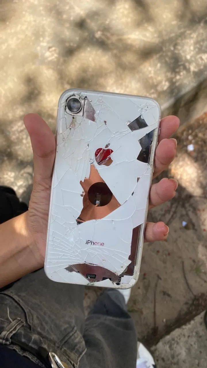 iPhone XR 64GB ? para conserto/peças - Foto 2
