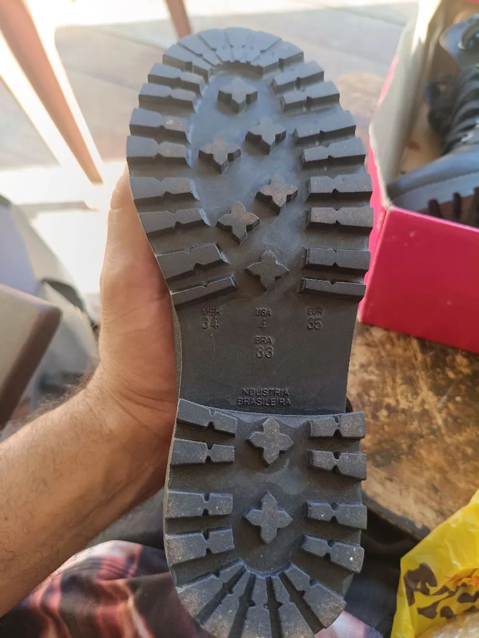 Vendo essa bota feminina 