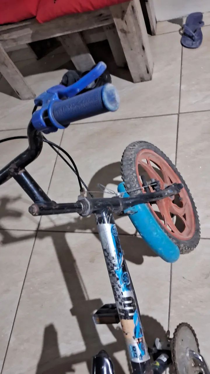 Bicicleta infantil aro 16 - Foto 4
