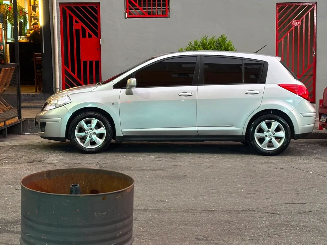 Nissan Tiida SL 1.8 AT 2011