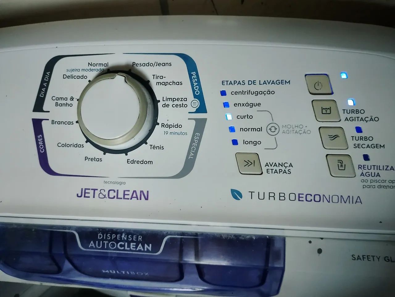 Máquina Eletrolux funcionando 