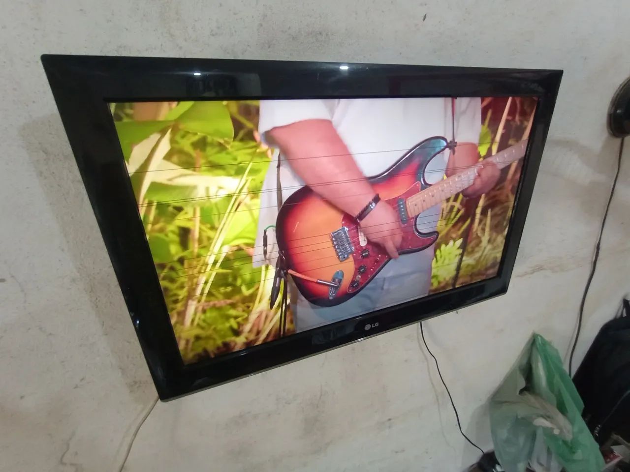 TV LG não é smart 32 polegadas tem controle - Foto 3