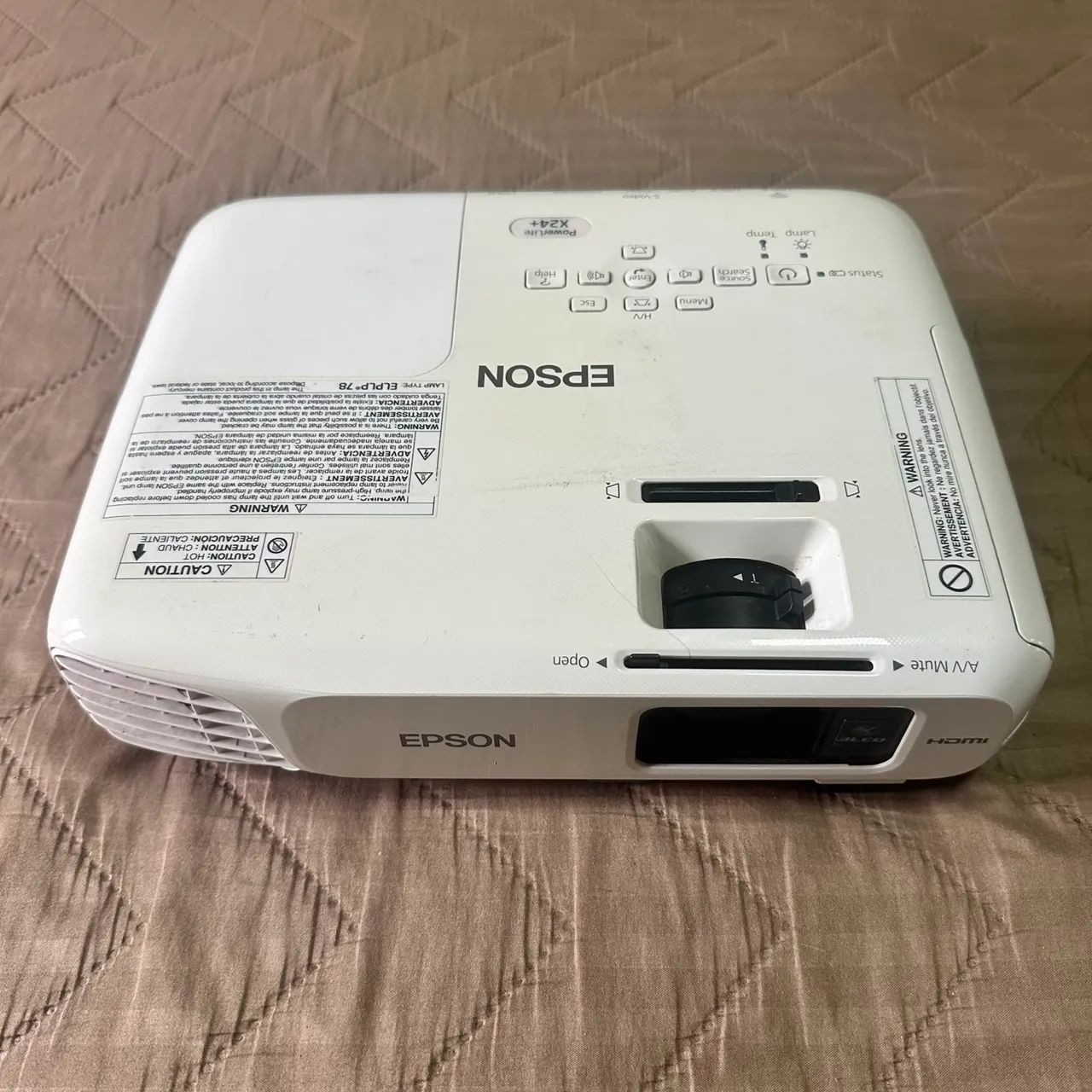 Projetor Epson x24+ 