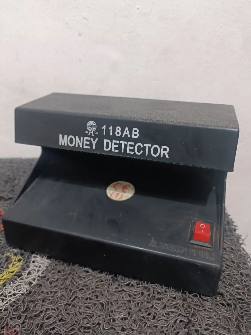 Detector de Dinheiro Falso