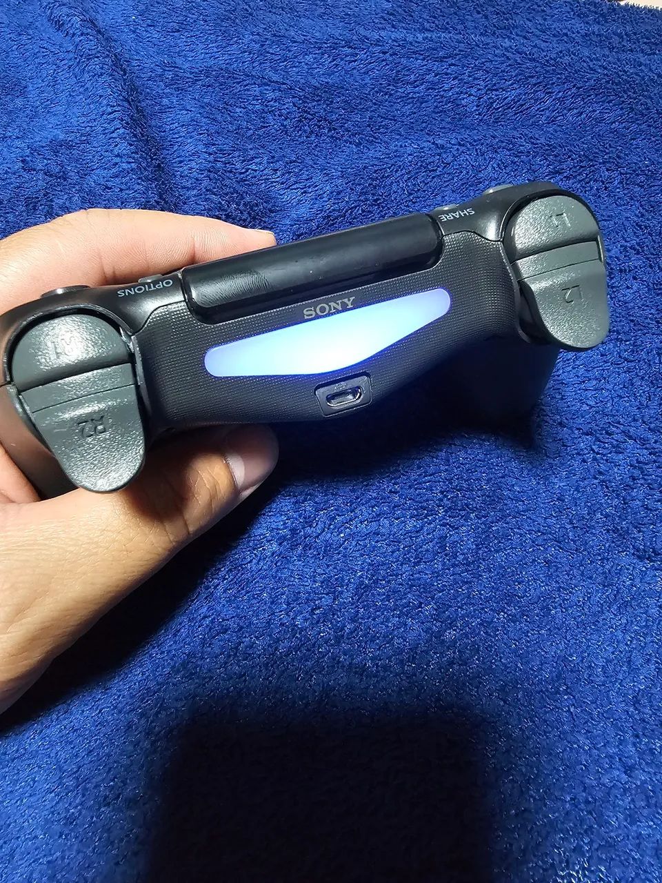 Parallel PS4 Controller420252192070051843