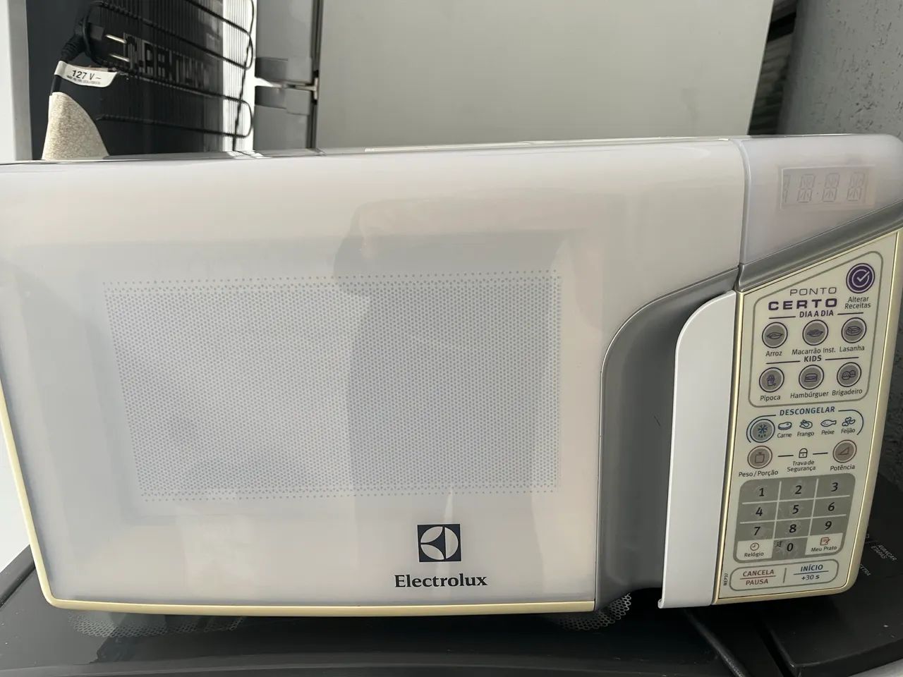 Vende se microondas Electrolux 27 L  - Foto 5