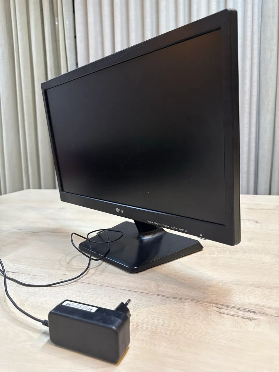 Monitor Flatrom usado - 20 Polegadas - Foto 2