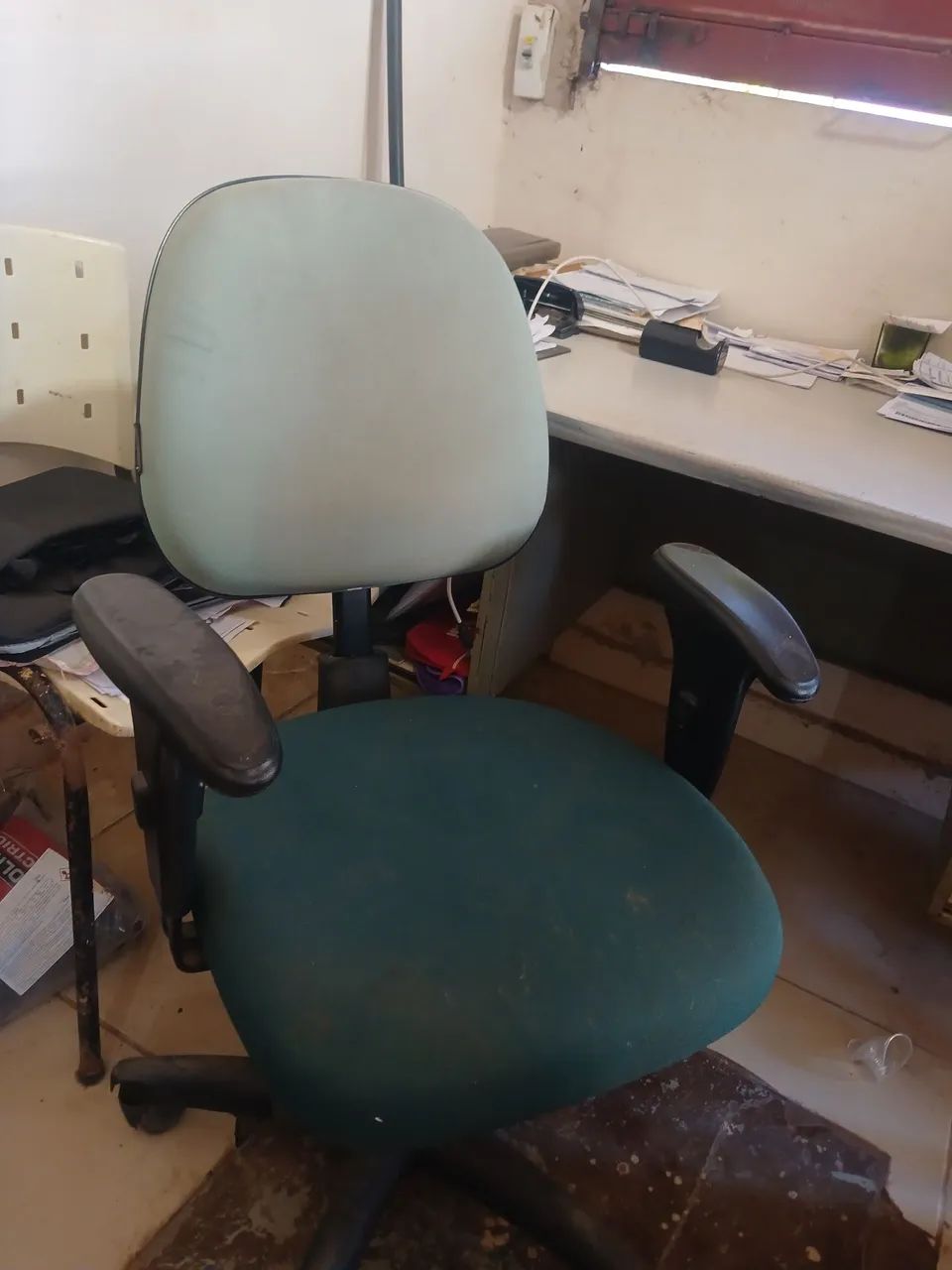 Cadeira de escritório com braço 