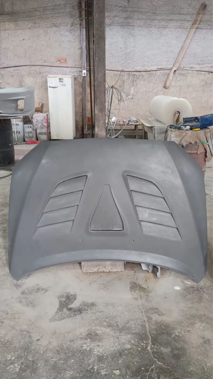 Capô Varis Lancer