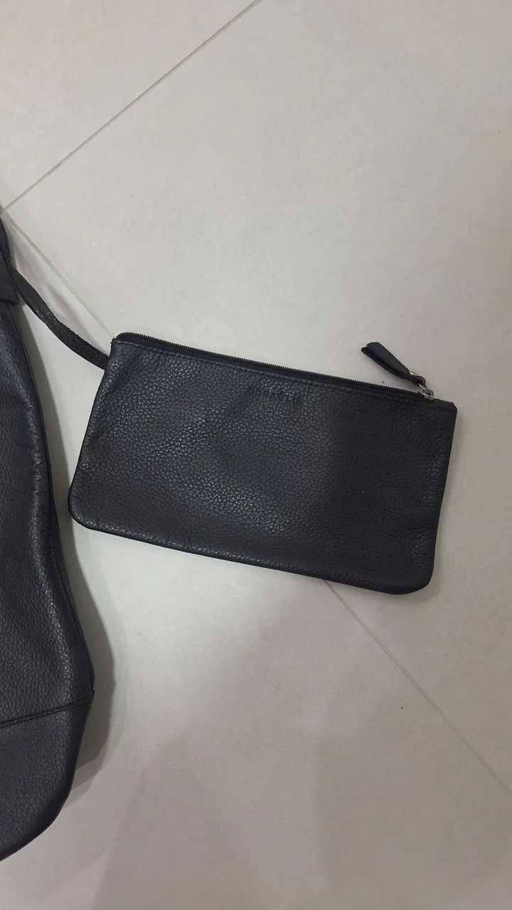 Bolsa grande preta em couro legítimo marca Dora Lis - Foto 4