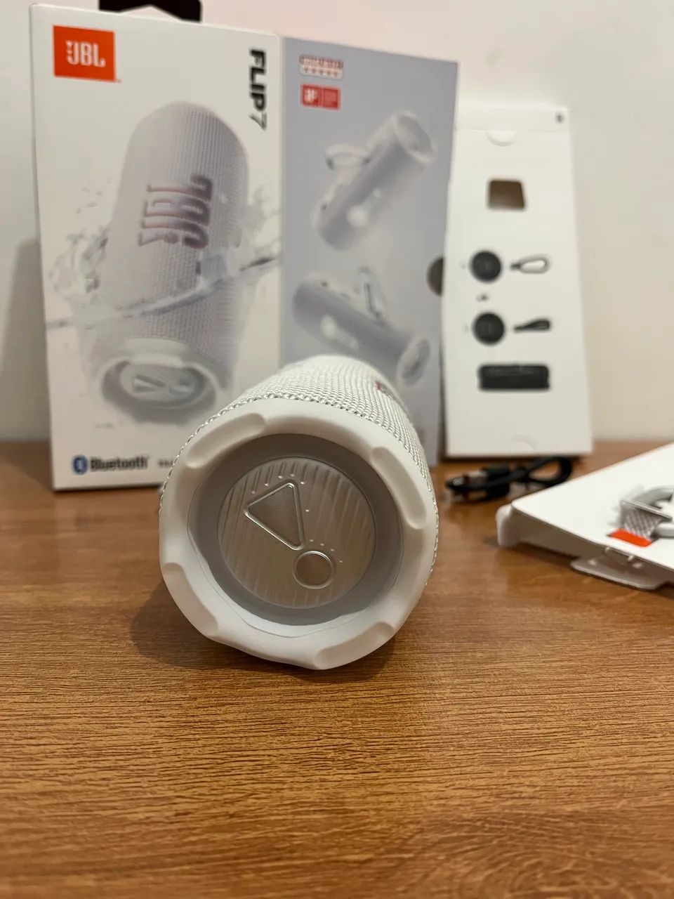 JBL Flip 7 Branca  - Foto 4