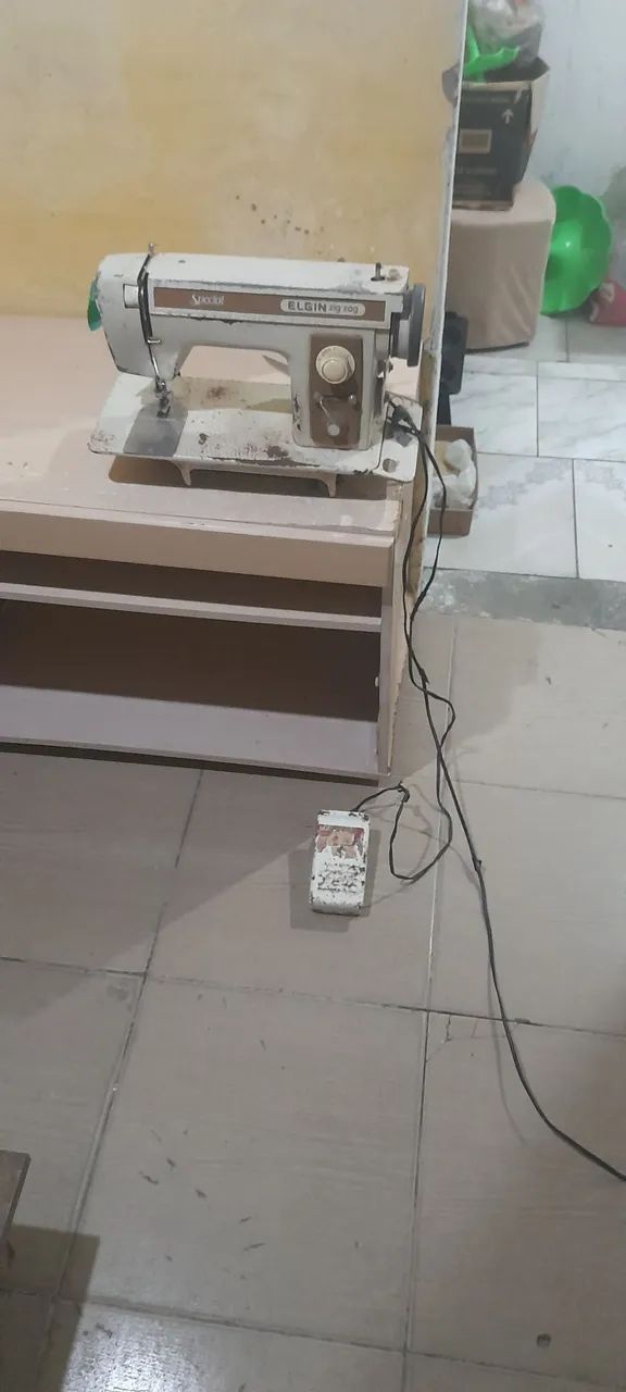 Vendo máquina de costura 150