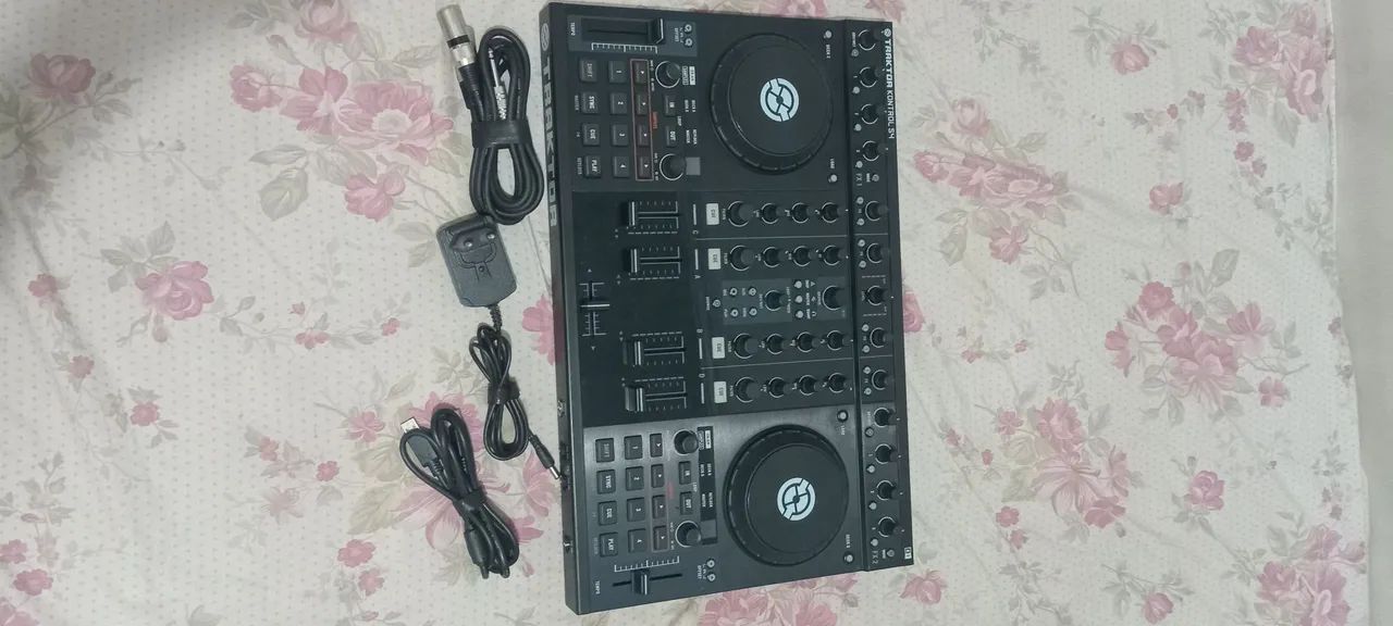 Mesa de som traktor kontrol s4 - Foto 3