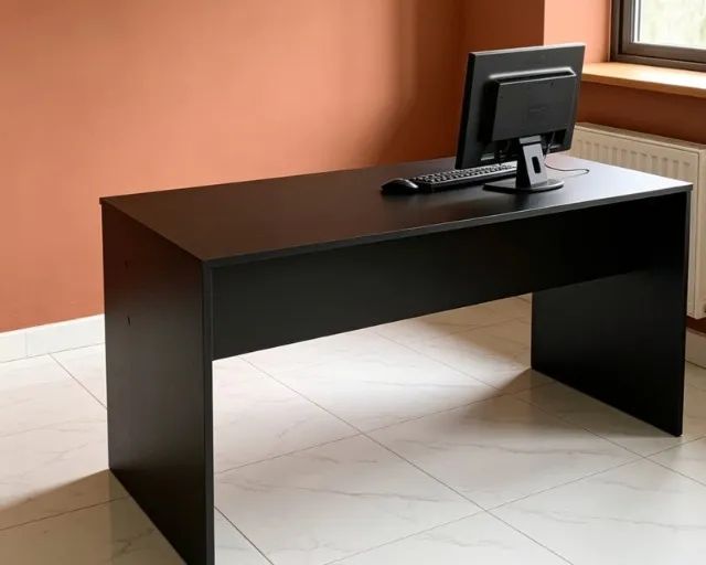 Mesa de estudos preta 