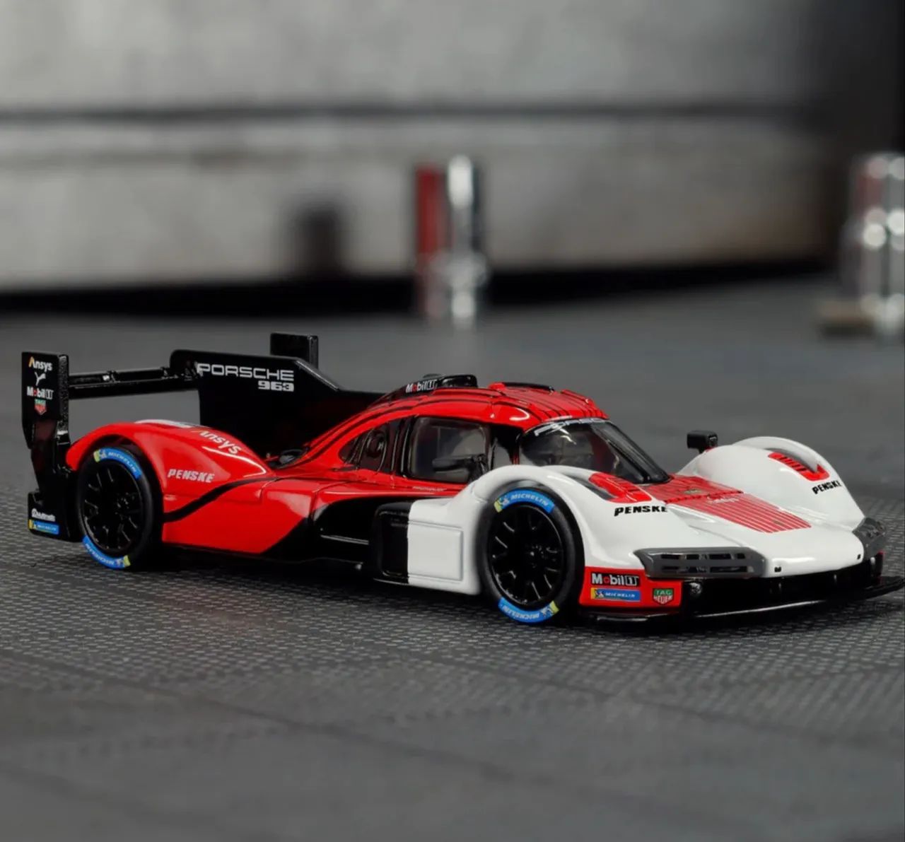 Hot wheels elite 64 Porsche 963
