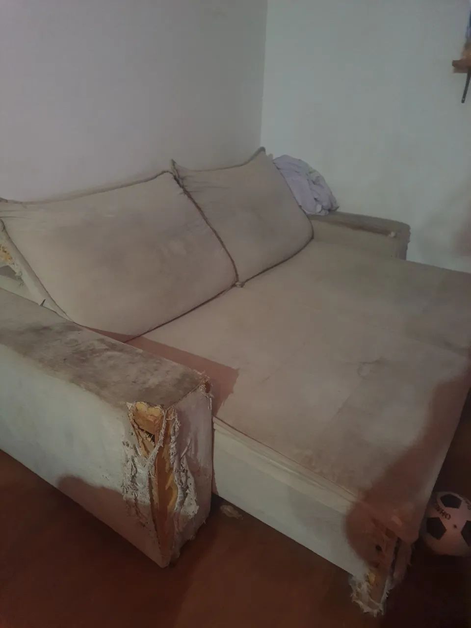 Doando sofá e guarda roupa de casal - Foto 4