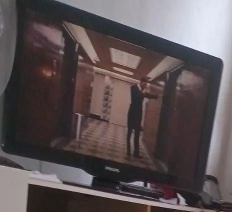 Vendo uma televisão de 32 Polegadas de Led em excelente estado  - Foto 2