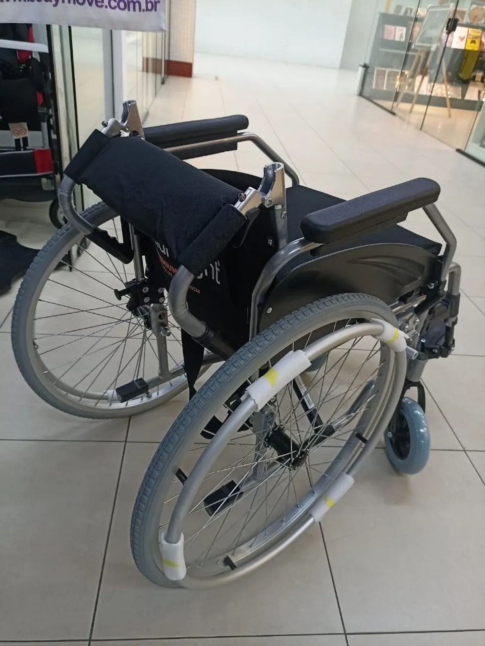 Cadeira de rodas em alumínio  - Foto 3