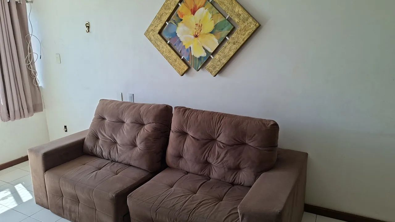 Mesa 6 cadeiras e sofa retratil - Foto 2