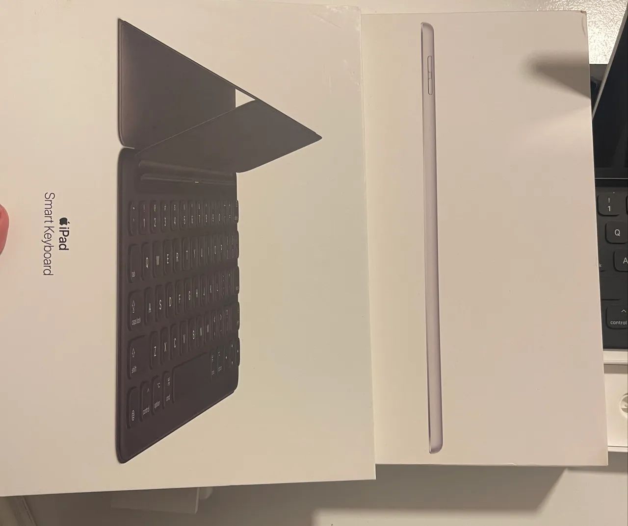 ipad 9 geração 64gb prata + Caneta (apple penci) + Teclado (smart keyboard apple) - Foto 4