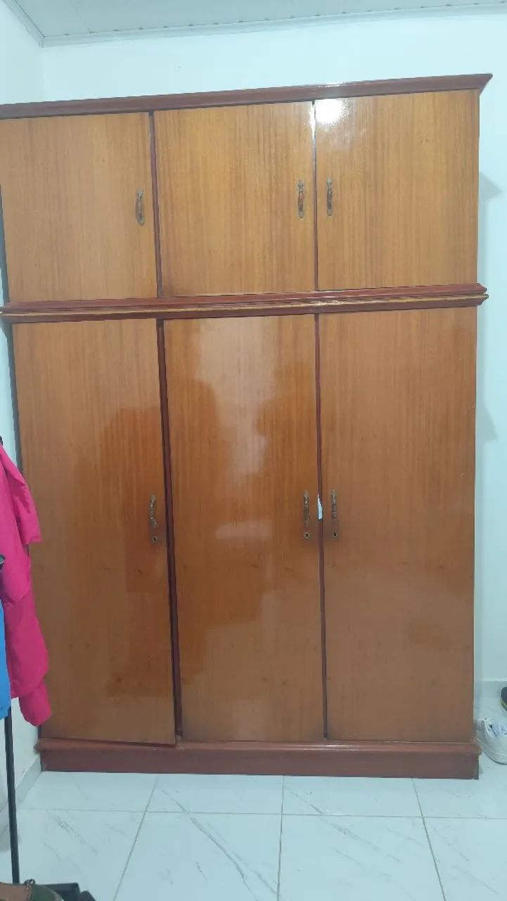 Guarda roupa madeira maciça 