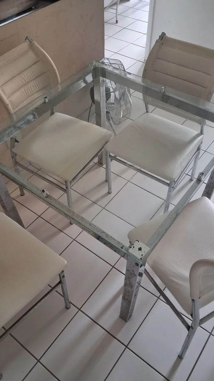 Mesa com 4 cadeiras  - Foto 3