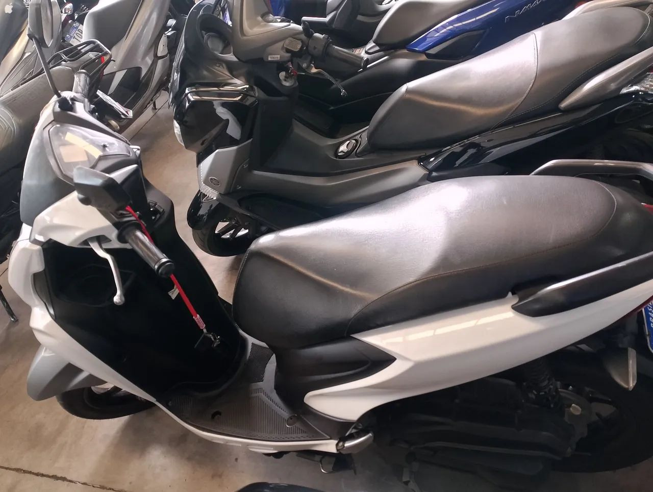 Yamaha FLUO 2022 - Foto 5