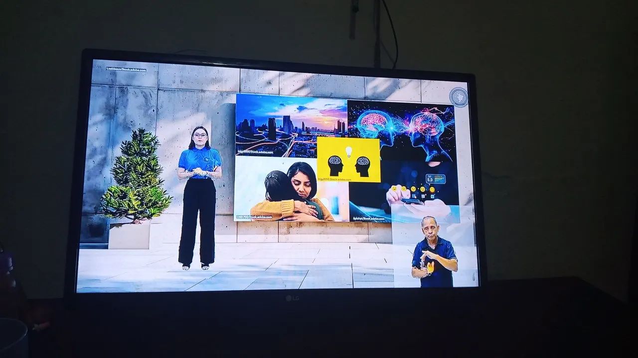 Vendo tv lg de 32 polegadas,não e smart,motivo viagem 
