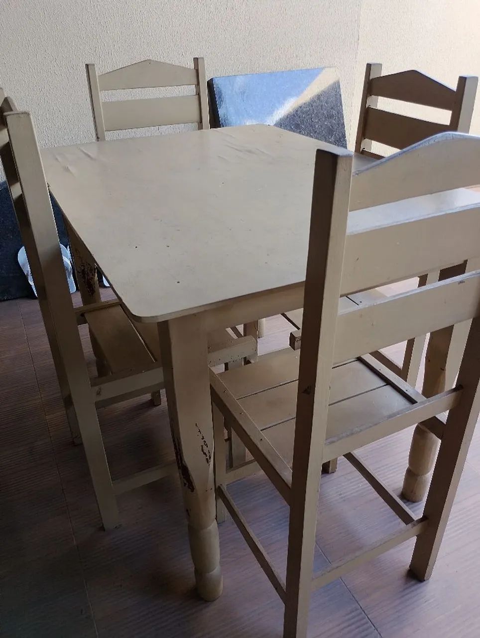 Mesa madeira com 4 cadeiras - Foto 2