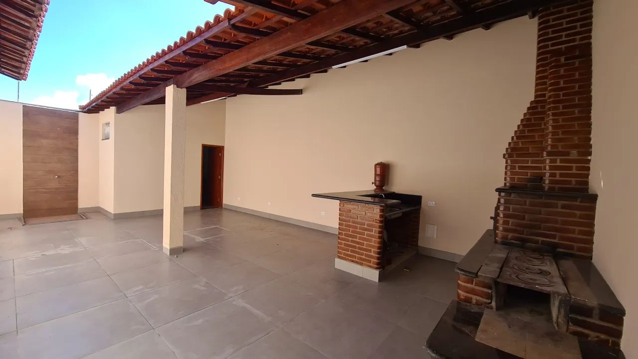 Nova Uberlândia, Casa Recém Reformada, 3/4, Varanda, Estuda Permuta - Foto 4