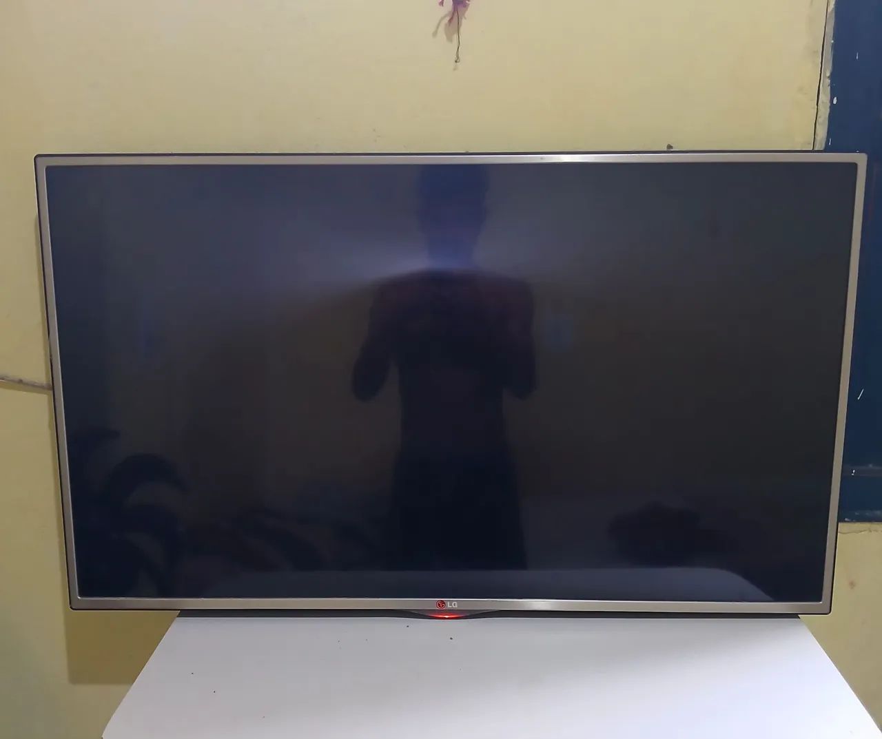 Vendo TV LG com urgência 
