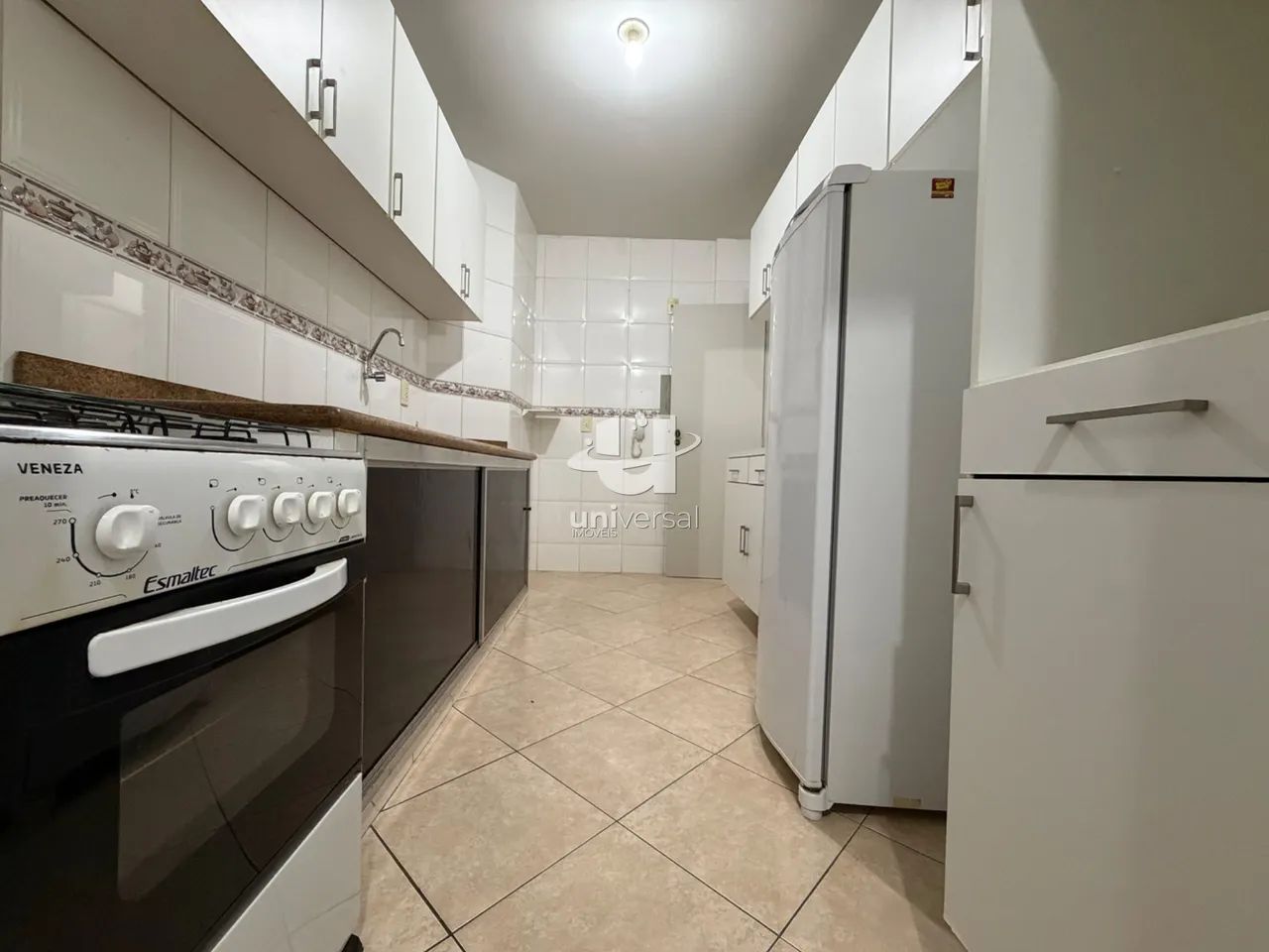 Apartamento 2 Quartos com Suíte, Sacada Espaçosa e 2 Vagas no Centro. - Foto 4