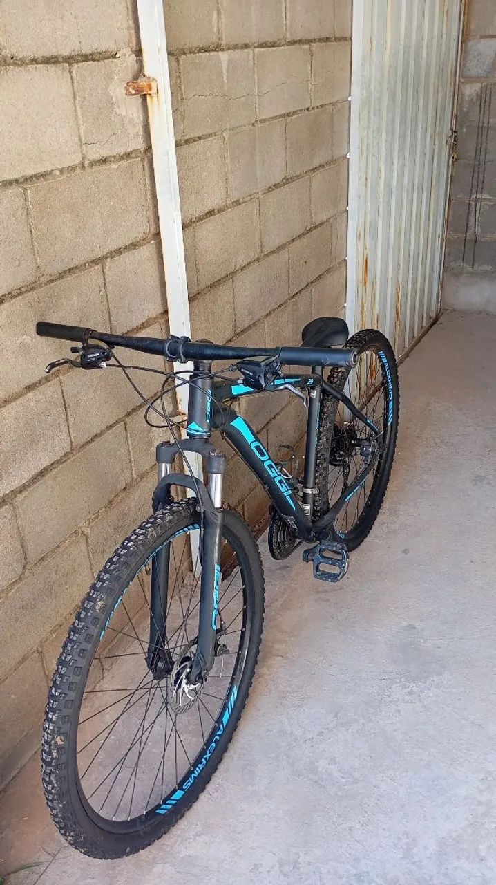 Bicicleta aro 28 com marcha