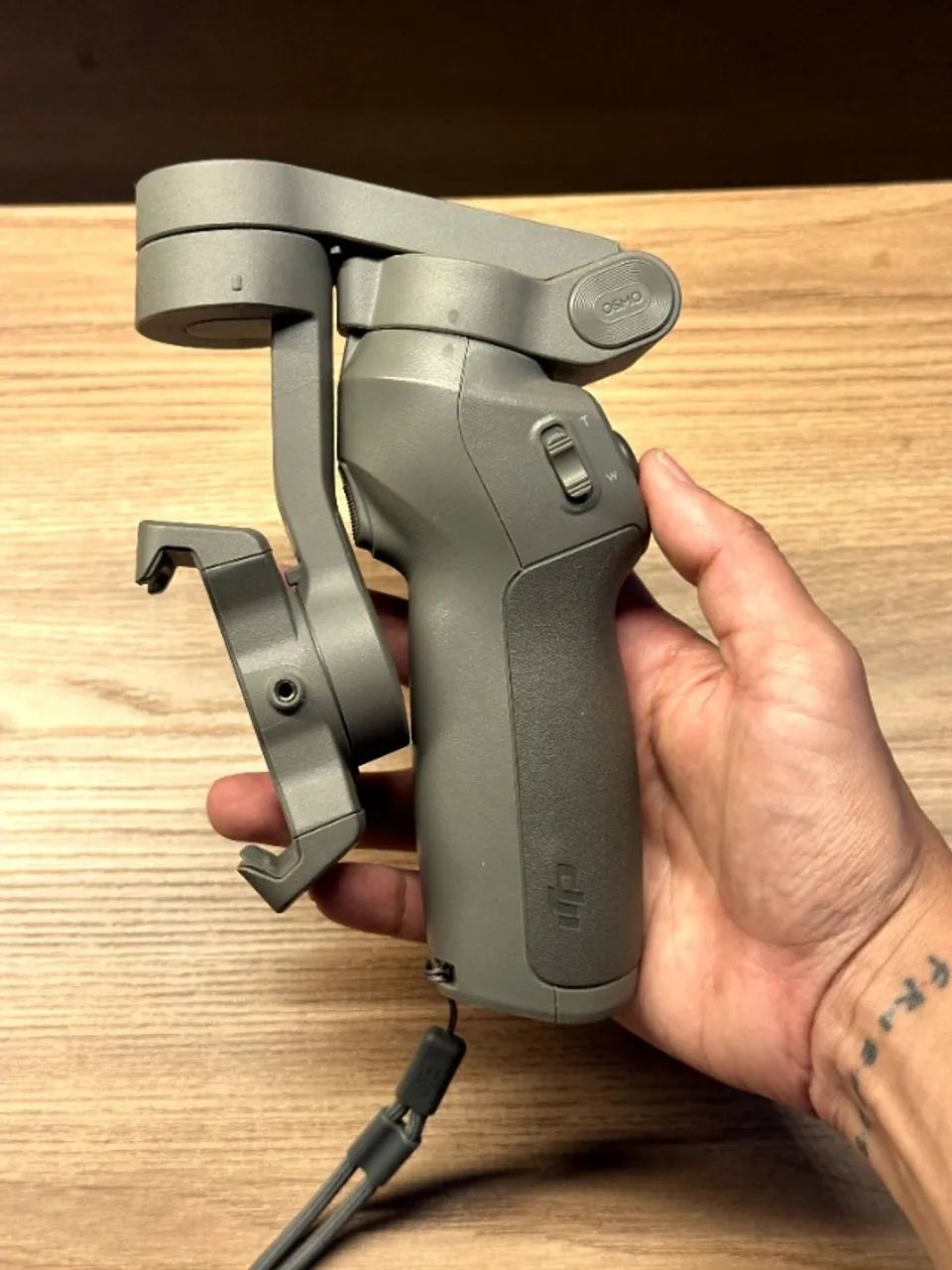 DJI Osmo Mobile 3 Combo com Tripé e Caixa, Pouquíssimo Uso - Foto 5
