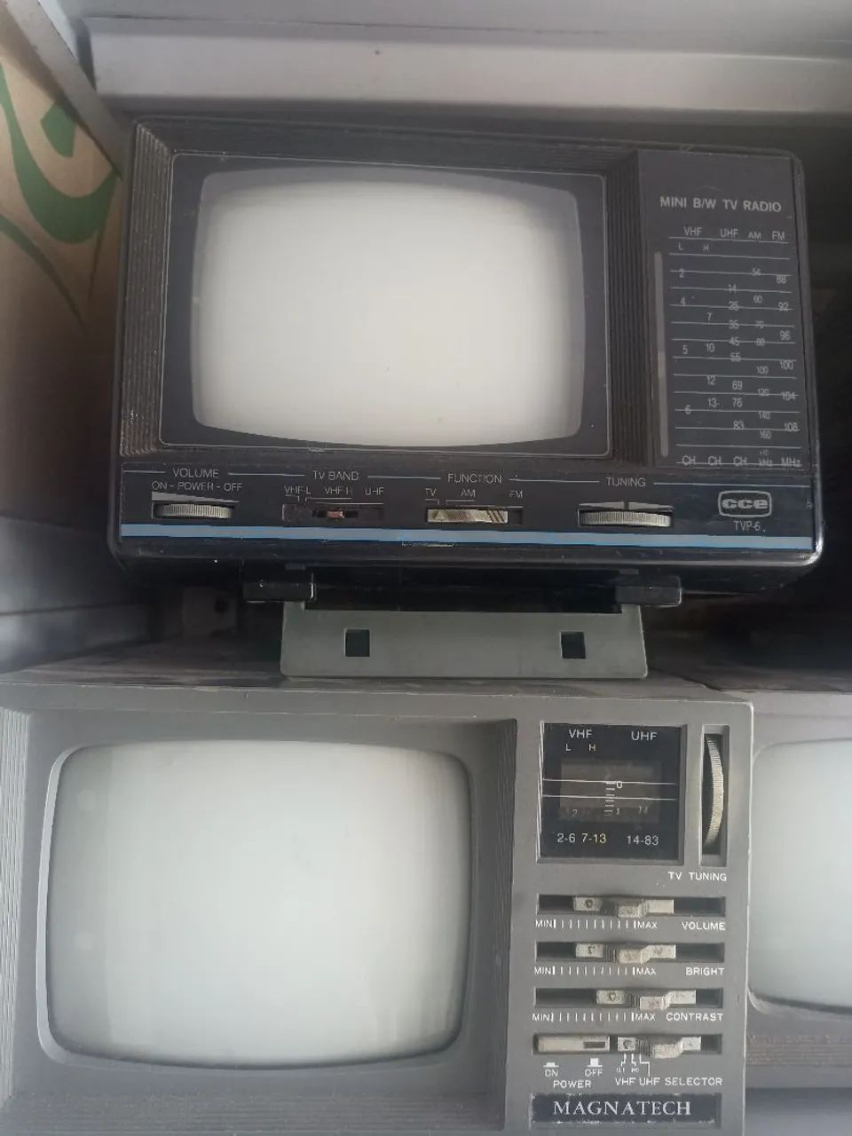 Tvs  5 polegadas antiga para decoração o concerto..