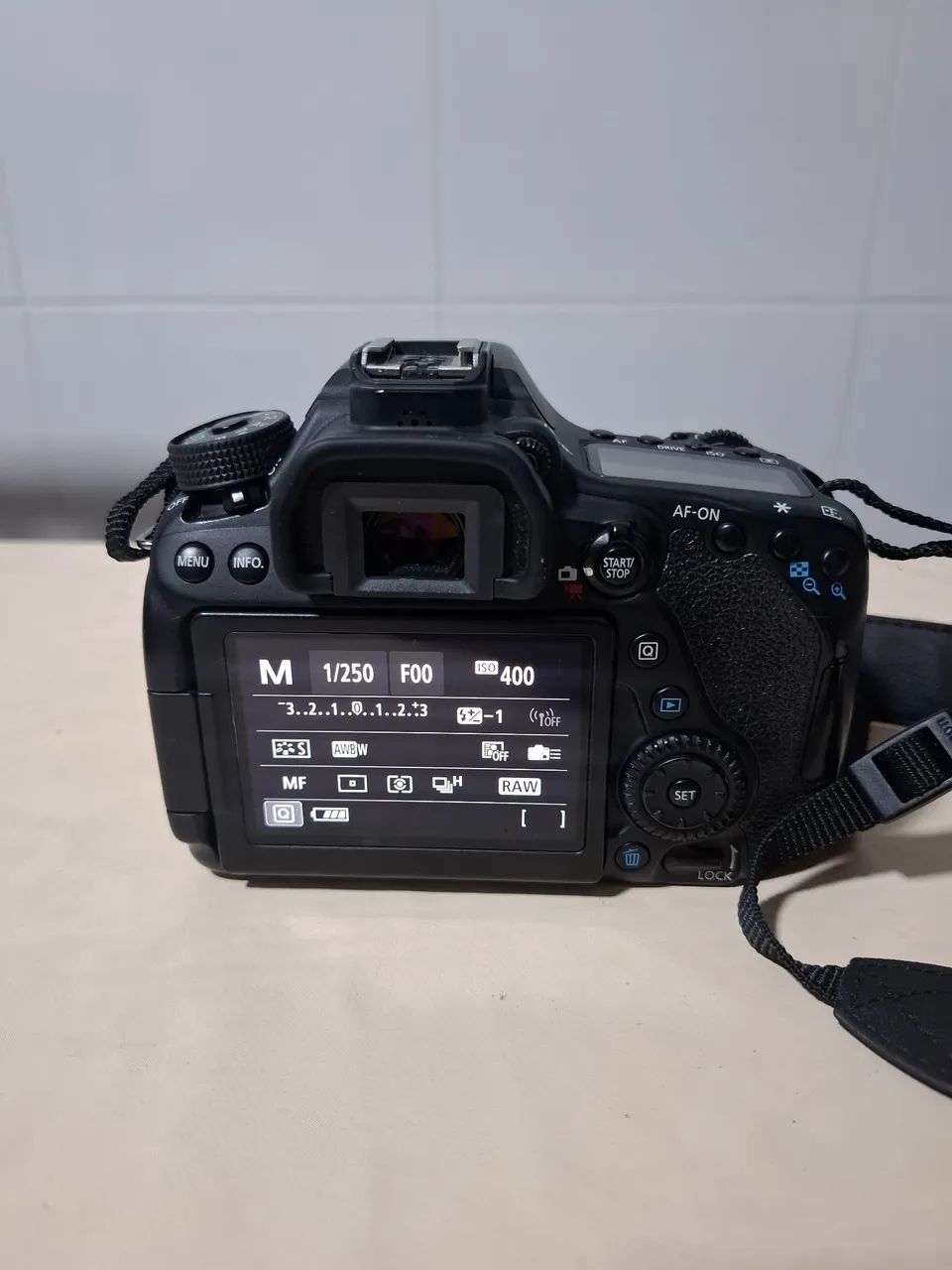 Canon 80D