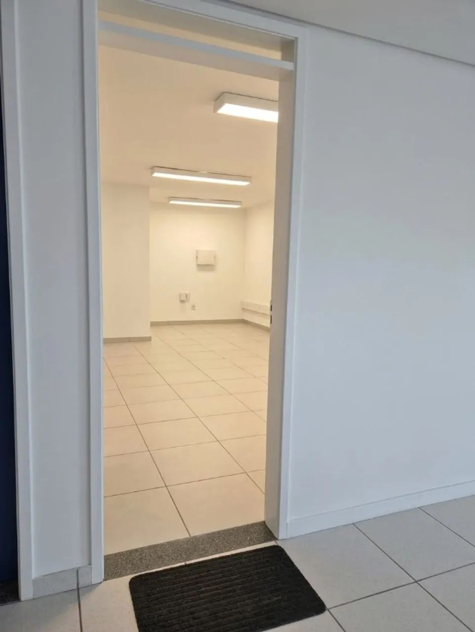 Aluguel Escritório - Sala com sanitário - 24,00m² - Foto 5
