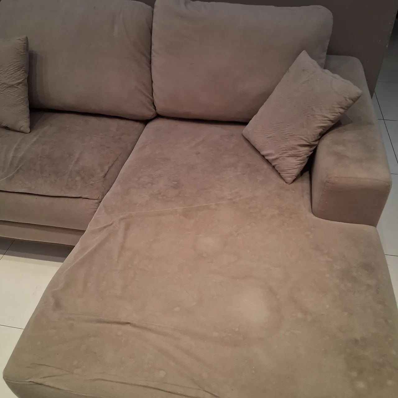 Sofá 4 lugares Mônaco com Chaise esquerdo Bege Usado - Foto 4