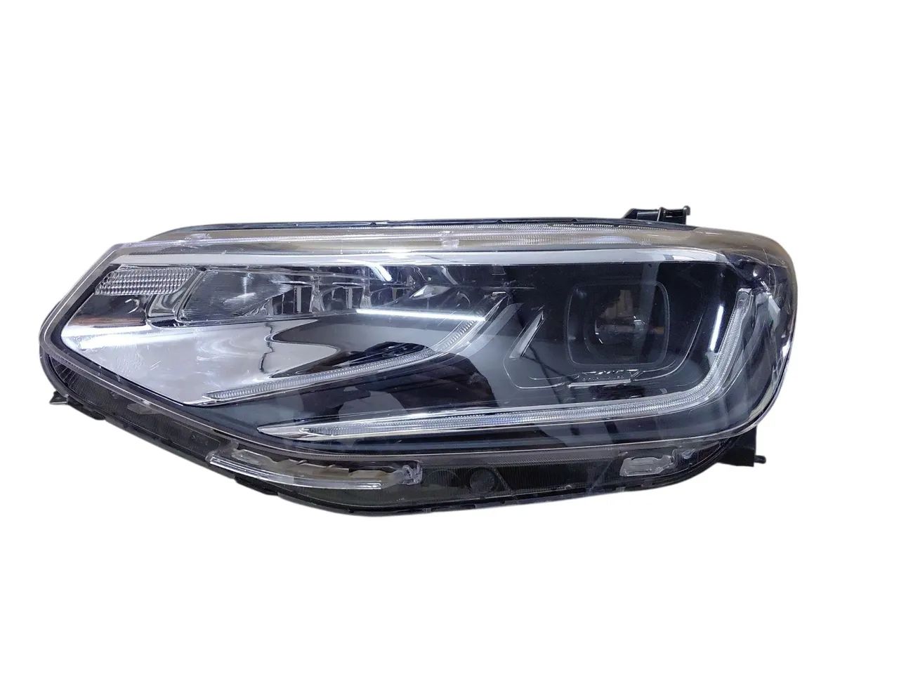 Farol esquerdo gm tracker premier led 2022 - Peças para carros