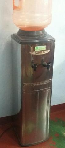 Bebedouro de galão em inox