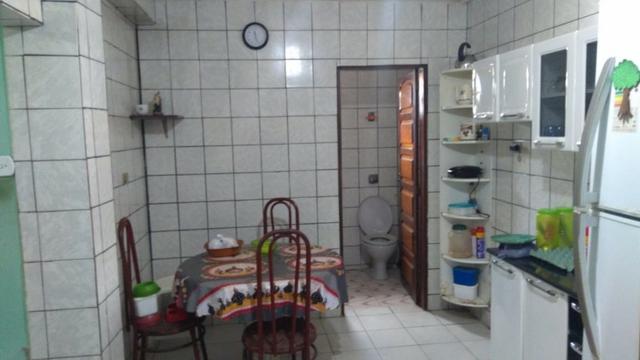 Vende-se um Prédio com 3 Casas - Foto 12