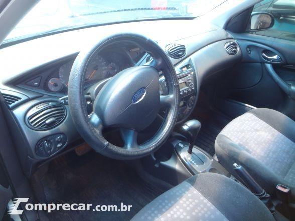 Ford Focus Ghia 2.0 2004 - Foto 2