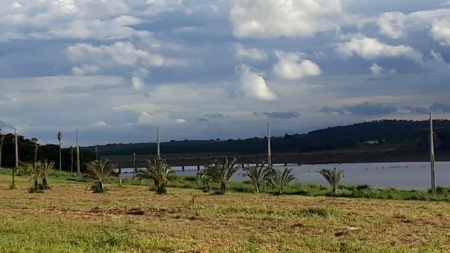 Lote na represa de furnas