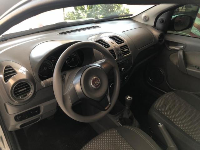 FIAT GRAND SIENA 1.6 MPI ESSENCE 16V 2016 - Foto 12